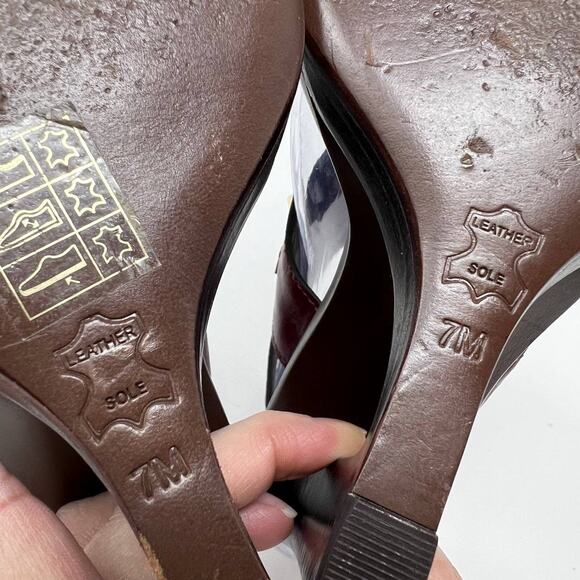 Tory Burch Women's Size 7 Kingsbridge Studded Open Toe Wedge Maroon Sandals - Picture 8 of 15